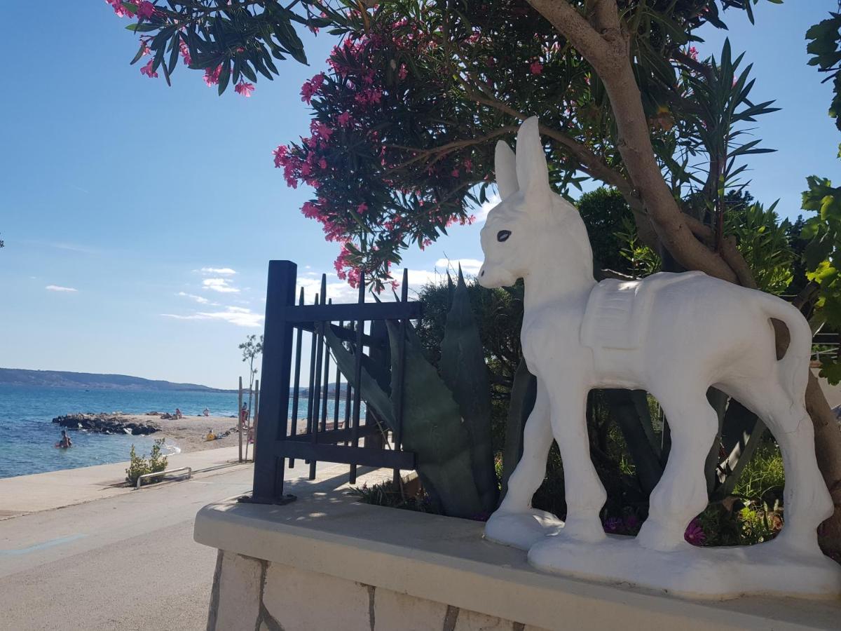 Apartman Figaro Pogled Od Milijun Dolara, 2 Tusa, 2 Wc คาชเตลา ภายนอก รูปภาพ